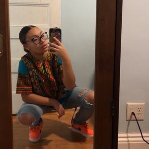 Meet your Posher, Mialee